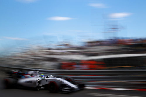 Felipe Massa se acerca a los muros del trazado de Mónaco