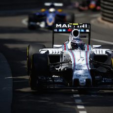 Valtteri Bottas firma su primera carrera de la temporada sin puntuar