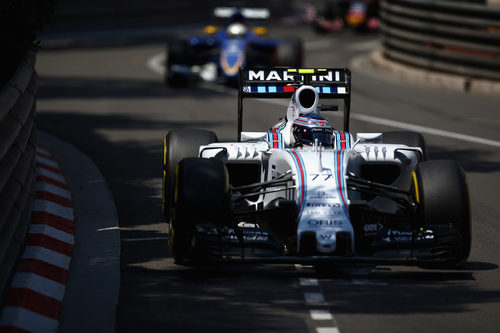 Valtteri Bottas firma su primera carrera de la temporada sin puntuar