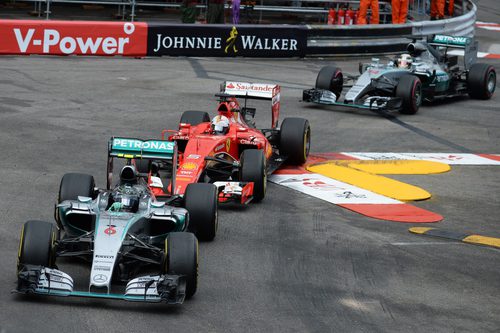 Nico Rosberg liderando la carrera