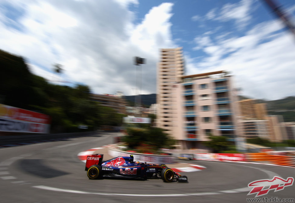 Carlos Sainz ha comenzado la carrera desde el pitlane