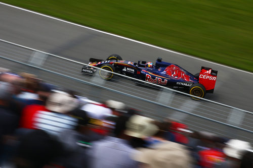 Max Verstappen sigue el programa de Toro Rosso