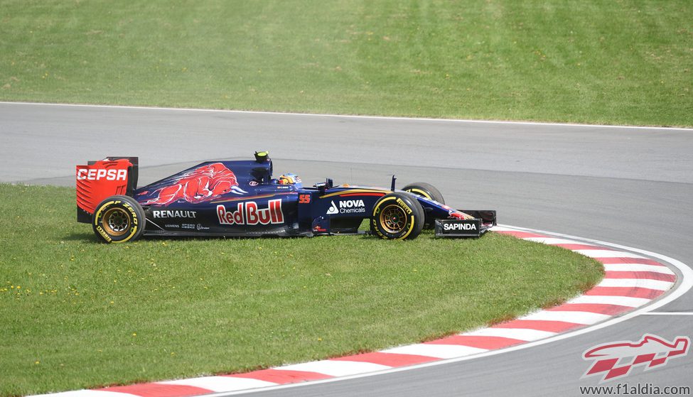 Trompo de Carlos Sainz en los Libres 1 de Canadá