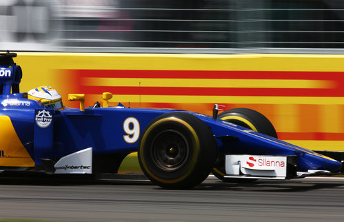 Marcus Ericsson evaluando el compuesto blando de los neumáticos