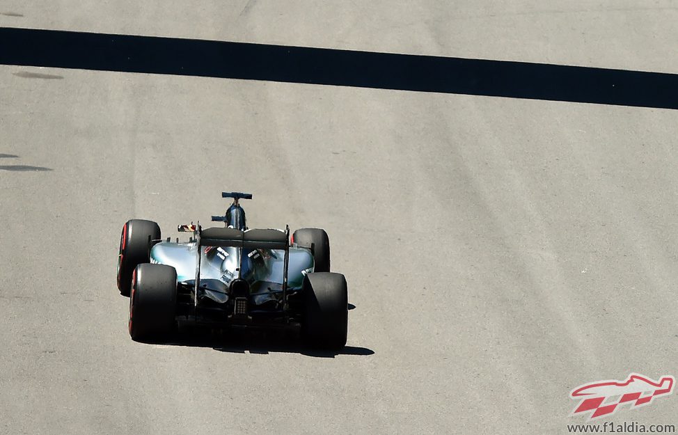 Lewis Hamilton avanza hacia la pole en Canadá