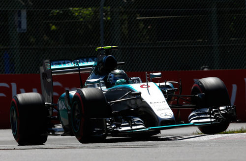 El W06 de Nico Rosberg salta en los pianos