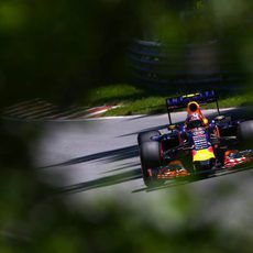 Daniil Kvyat vuela con los superblandos