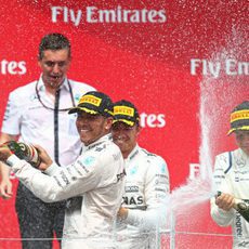 Celebraciones en el podio de Hamilton, Rosberg y Bottas