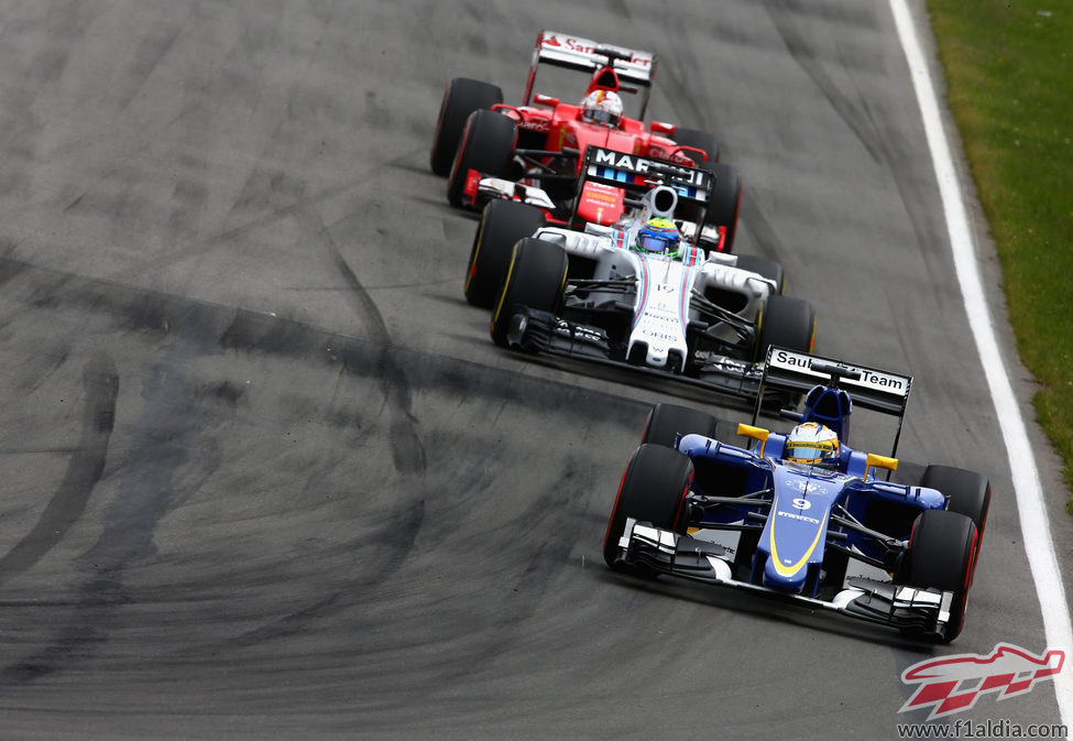 Marcus Ericsson rueda con neumáticos superblandos