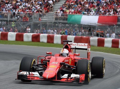 Sebastian Vettel logra remontar trece posiciones en carrera