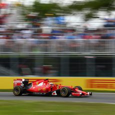 Kimi Räikkönen impone su ritmo con neumáticos blandos