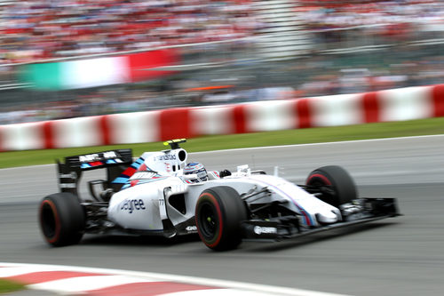 Valtteri Bottas con un fuerte ritmo durante la carrera