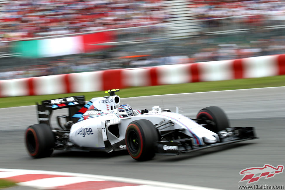 Valtteri Bottas con un fuerte ritmo durante la carrera