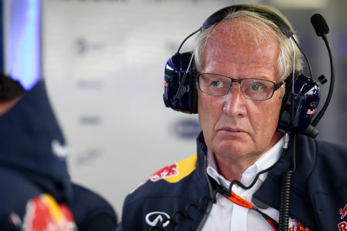 Helmut Marko en el box de Red Bull