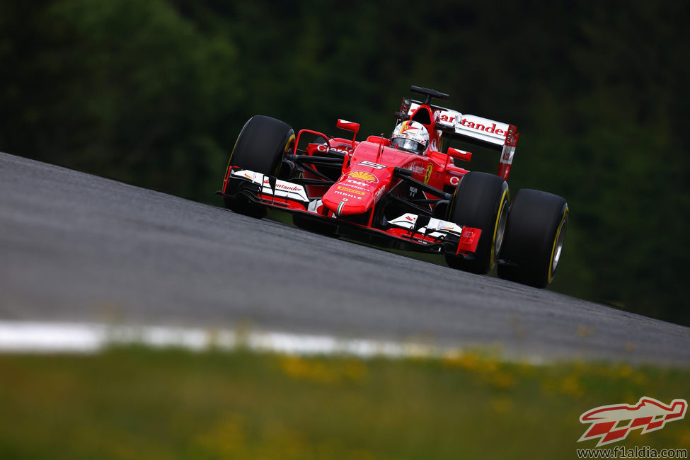 Sebastian Vettel se queda con el mejor tiempo de la jornada