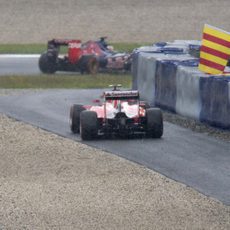 Kimi Raikkonen protagoniza una salida de pista durante los L3