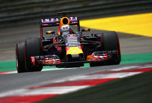 Daniel Ricciardo no logra terminar dentro del 'top-ten'