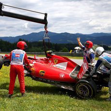 El coche de Kimi Räikkönen, destrozado