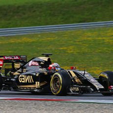 Romain Grosjean durante el primer día de test