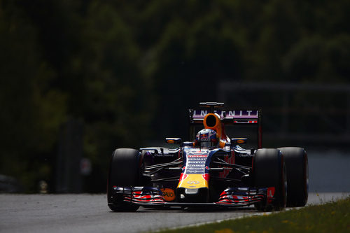 Daniel Ricciardo aprovecha el segundo día de test
