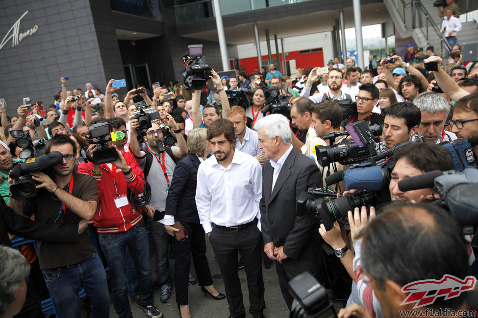 Los Alonso llegan al recinto