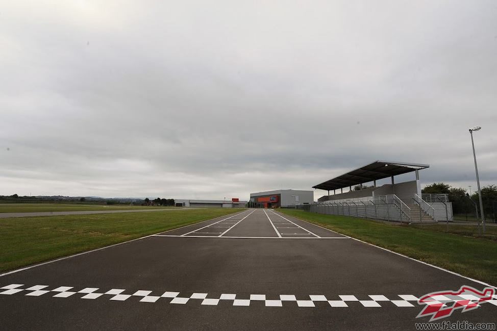 Recta del circuito Fernando Alonso