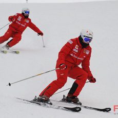 Fernando baja la montaña a toda velocidad