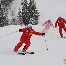 Alonso persigue a Massa por la nieve