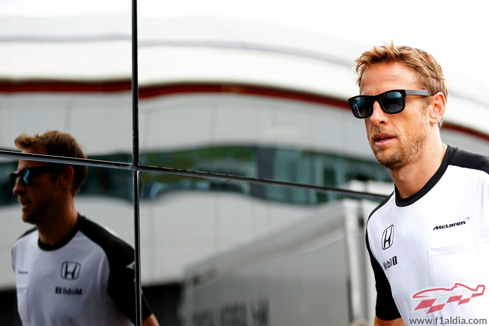 Jenson Button disputa su fin de semana en casa