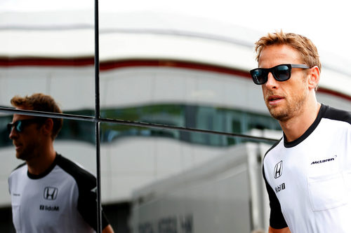 Jenson Button disputa su fin de semana en casa