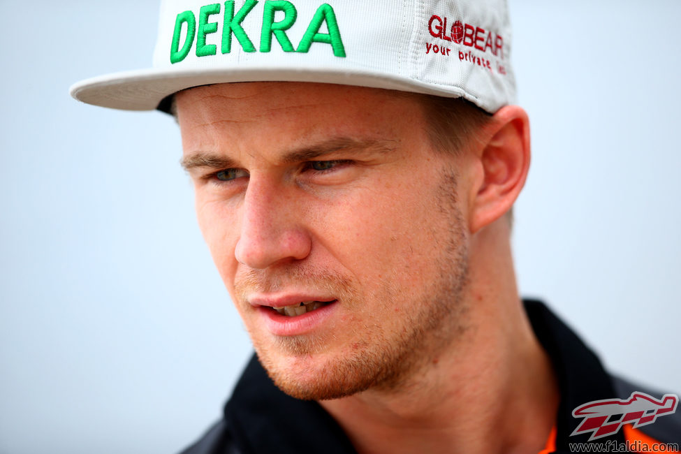 Nico Hülkenberg llega a Silverstone ante la mirada de todos