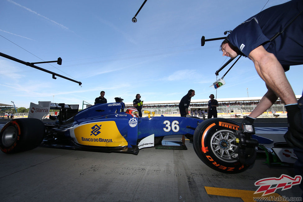 Rafaelle Marciello pilota el Sauber C34 durante los L1