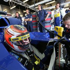 Raffaele Marciello preparado para salir a la pista