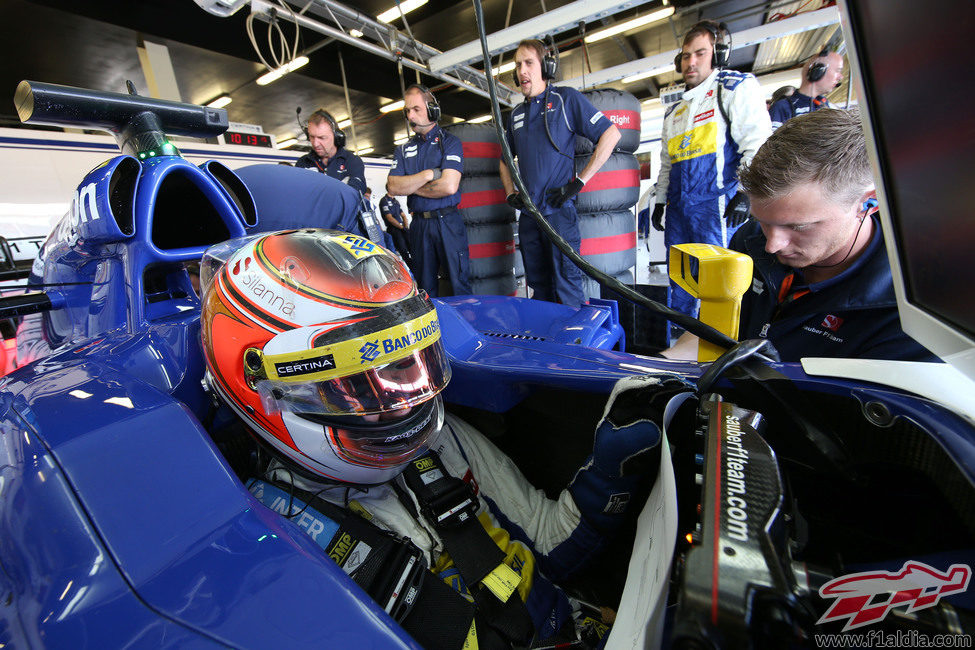 Raffaele Marciello preparado para salir a la pista