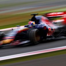 Max Verstappen vuela en el trazado de Silverstone