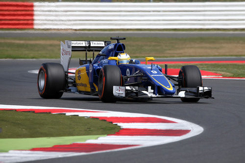 Marcus Ericsson pilotando durante los L2