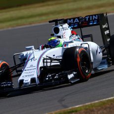 Felipe Massa prueba sensaciones con los duros