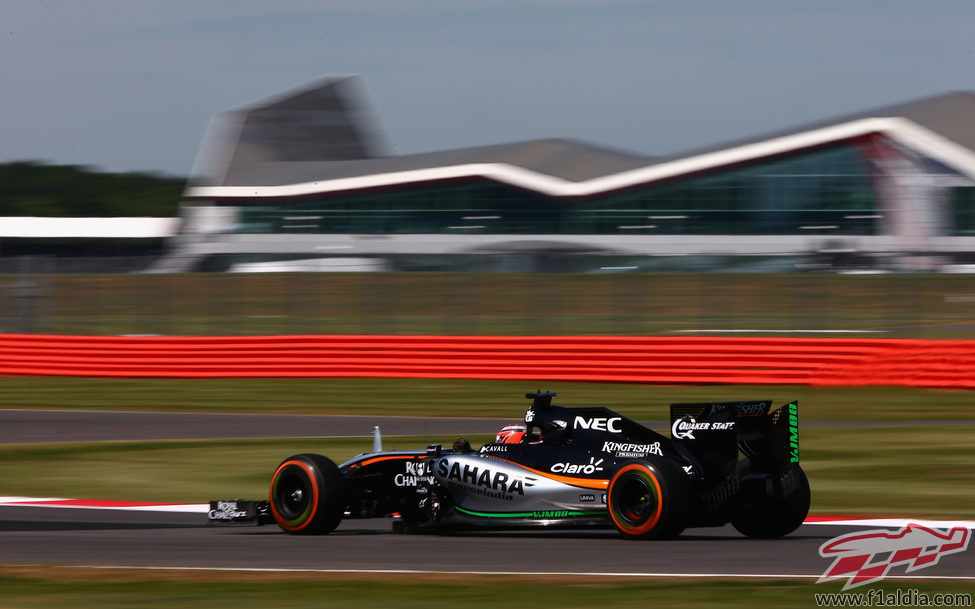 Nico Hülkenberg encuentra rápidamente la velocidad