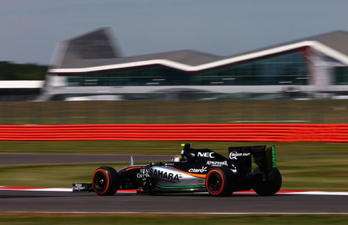 Sergio Pérez no logra igualar el ritmo de Hülkenberg