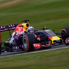 Ricciardo llevando su Red Bull al límite