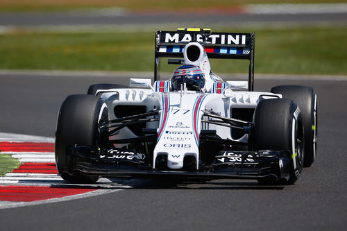 Bottas rodando esta mañana en Silverstone