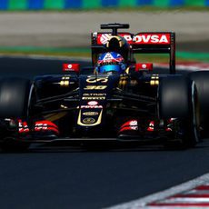 Jolyon Palmer pilotando durante la FP1