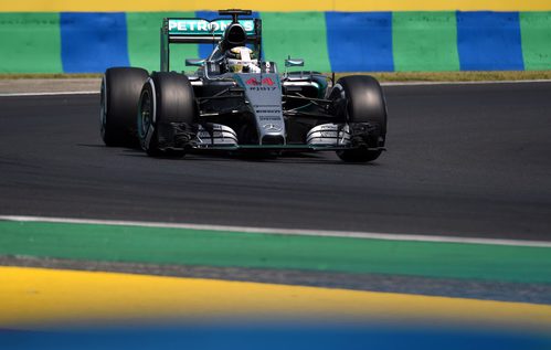 Lewis Hamilton no dio tregua y dominó en el viernes de Hungría