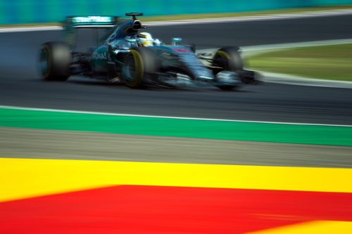 Lewis Hamilton avanza rápido con el W06 Hybrid