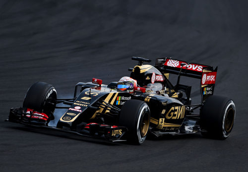 Romain Grosjean rueda con los neumáticos 'prime'