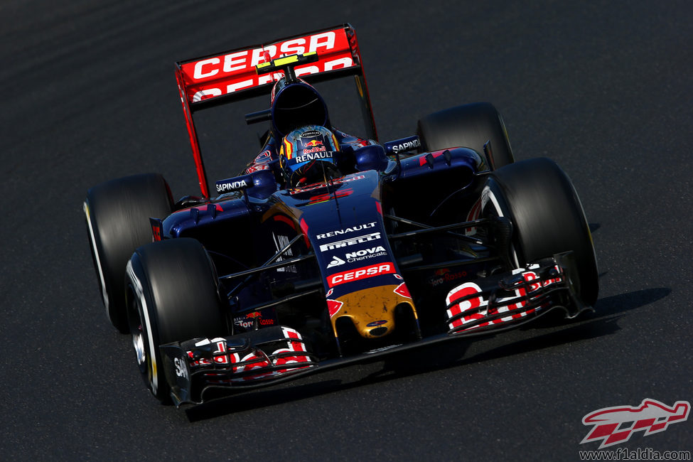 Max Verstappen logra acabar en el 'top-4' en Hungría