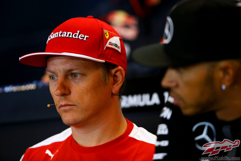 Kimi Räikkönen, renovado por Ferrari para 2016