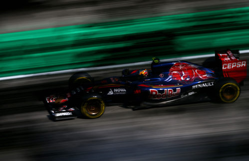 Carlos Sainz exprime su STR10 en el trazado de Spa