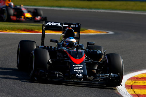 Fernando Alonso termina 16º en la FP1 del GP de Bélgica 2015