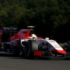 Roberto Merhi probando algunos avances